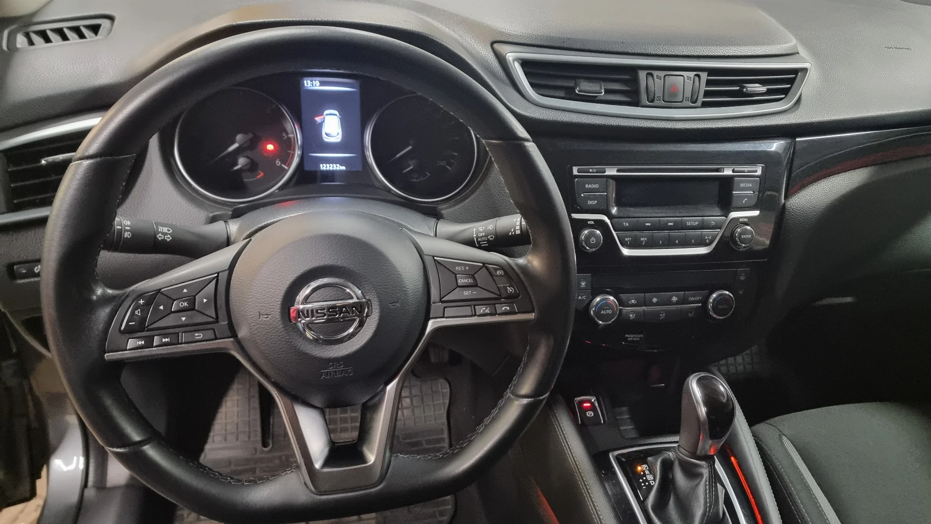 Nissan Qashqai photo